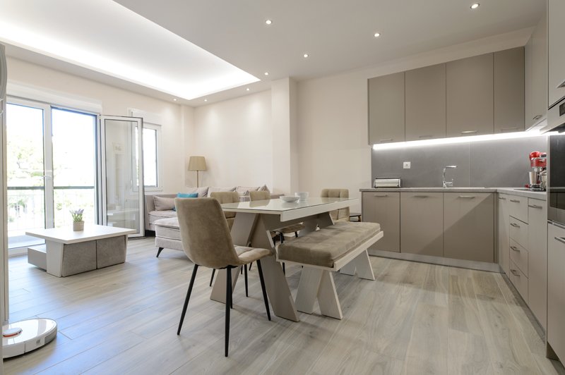 anakainisi spitiou kouzina traoezaria kathistiko meta